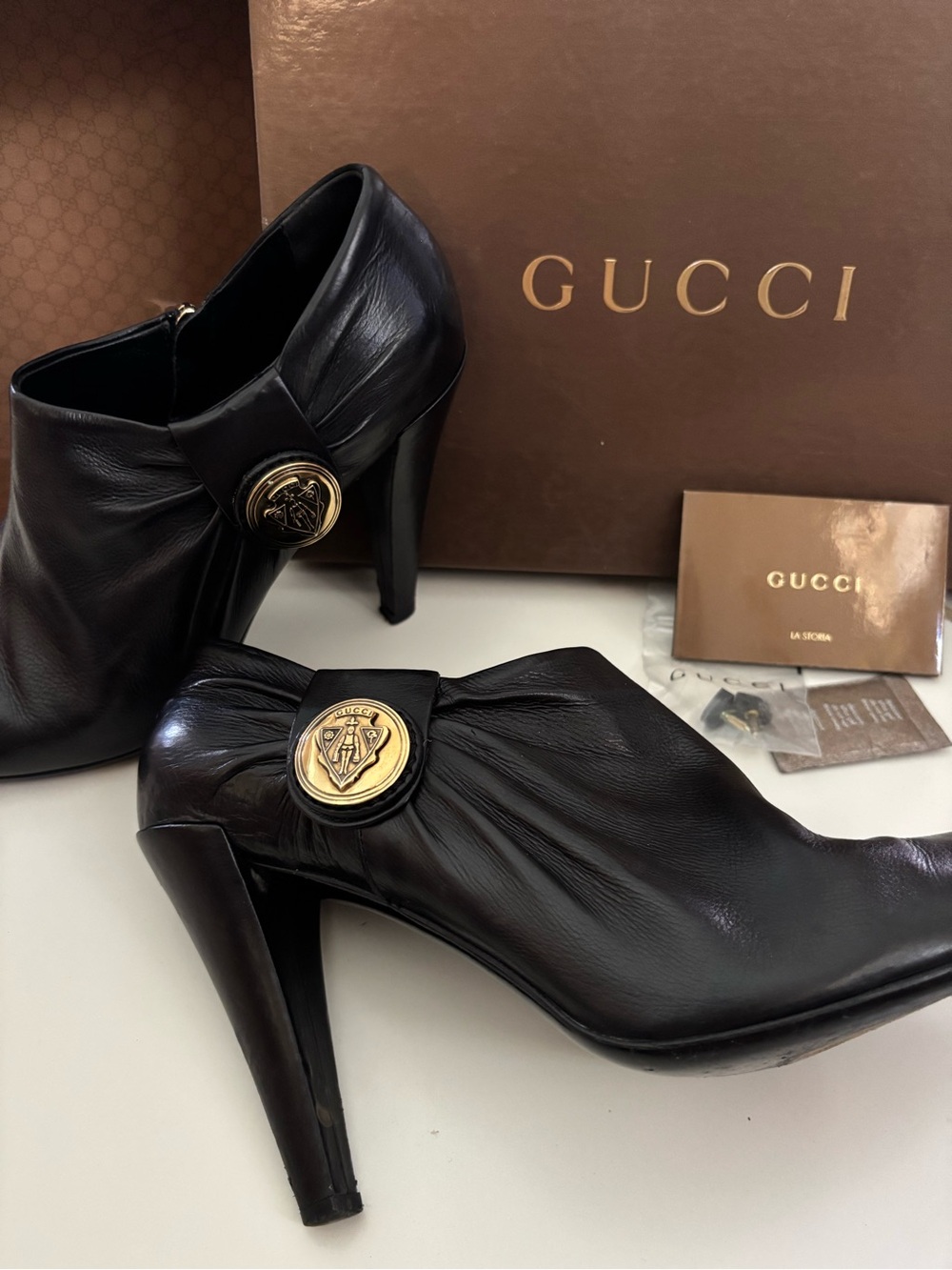 Gucci Black Leather Heel Ankle Booties Darwin Nero Gold Medallion Accent Sz 11B - Picture 11 of 15